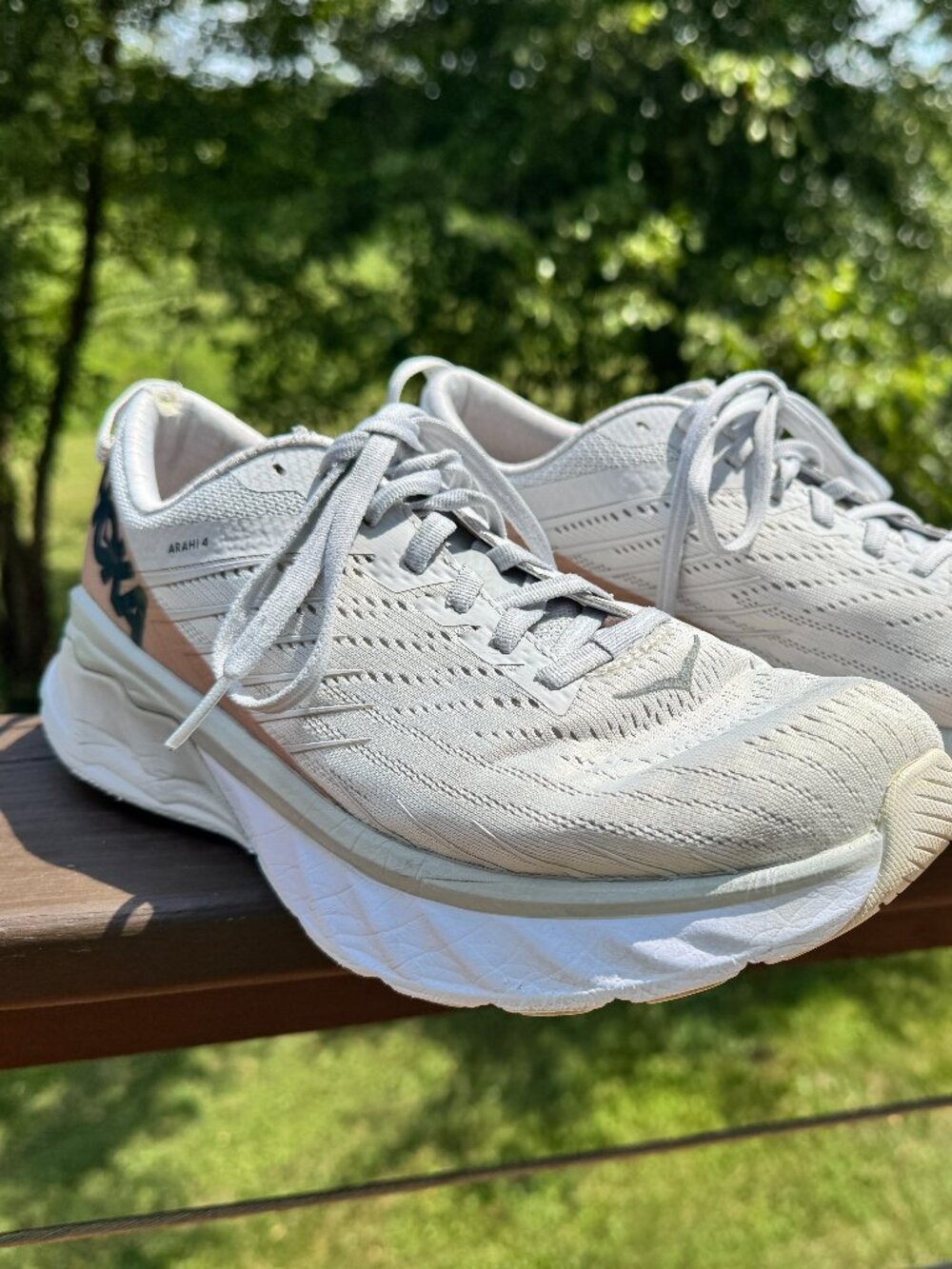 Womens Hoka Arahi 4 Size 10B - Picture 1 of 8